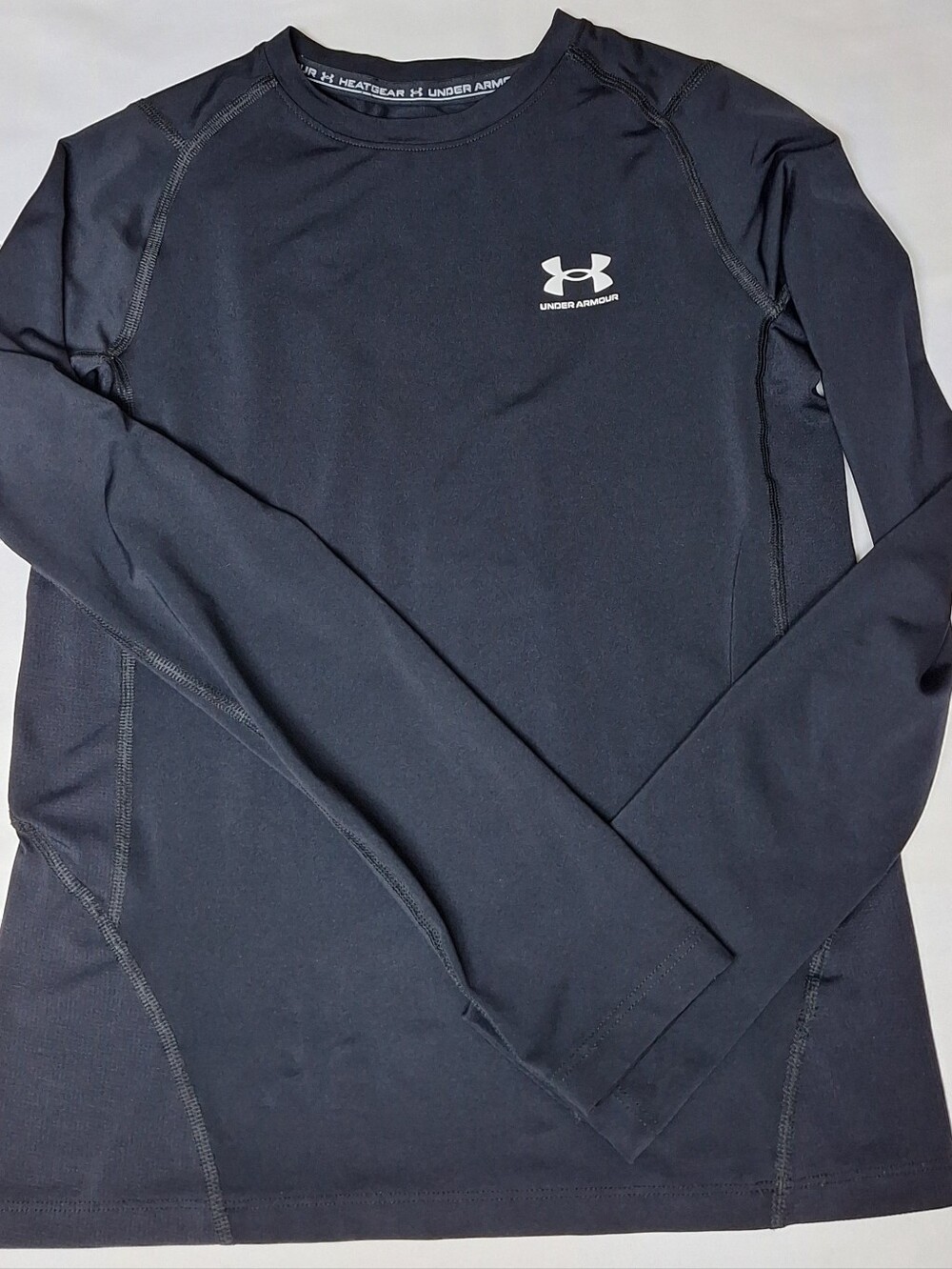Under Armour Youth Black Long Sleeve HeatGear Compression Lightweight Top SizeYL